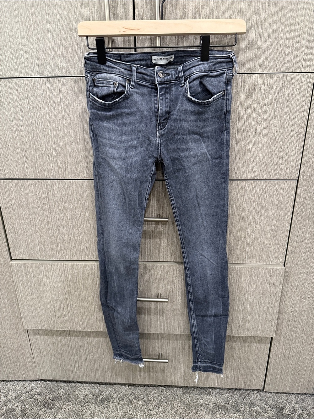 Zara Slim Dark Wash Skinny Jeans - Faded Black